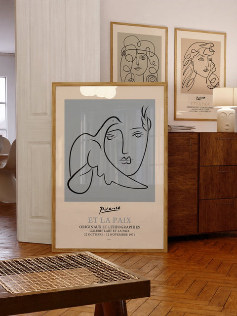 Picasso Man and Dove Poster Blue - Hommes Decor